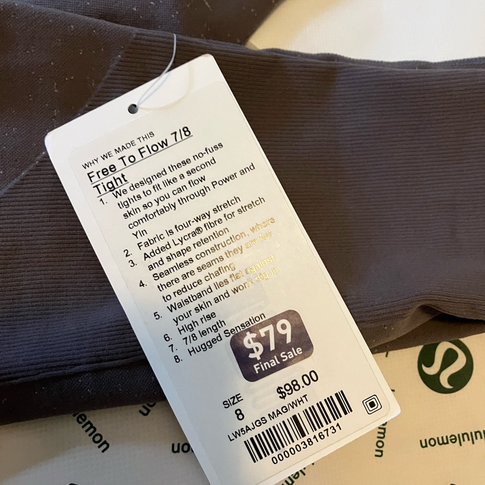 NWT Lululemon Free To Flow 7/8 Tight, Sz 8, Magnum/White - Picture 5 of 6